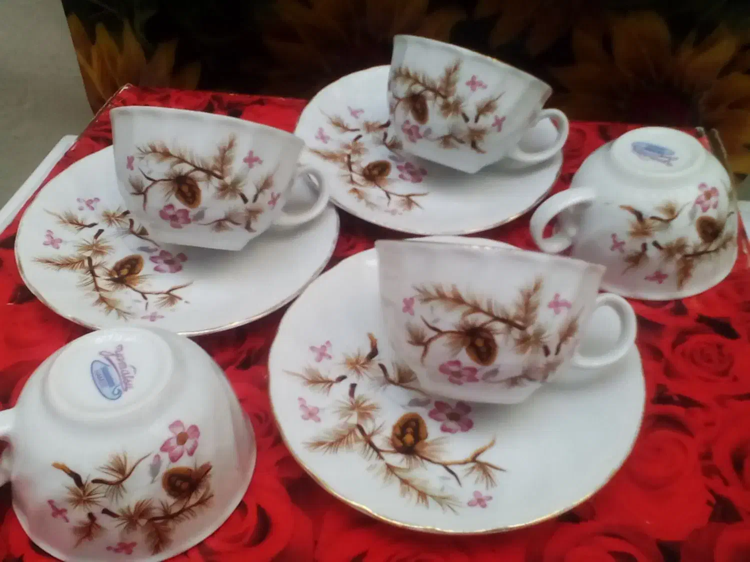 ظروف قدیمی فنجان نعلبکی قندان چینی پیاله نو|ظروف سرو و پذیرایی|تهران, امام حسین|دیوار