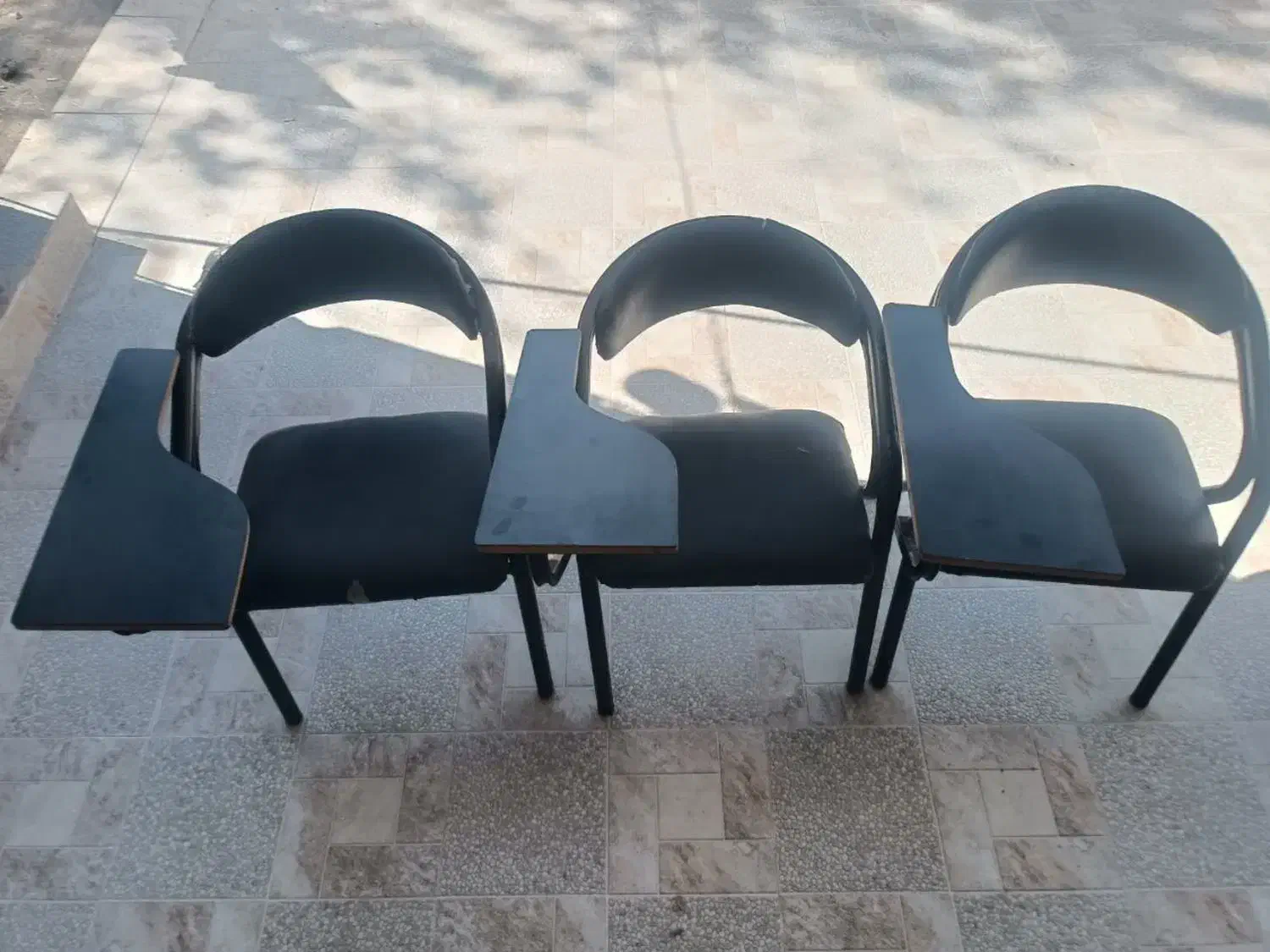 بیست عدد صندلی چرم|مبلمان اداری|رومشکان, |دیوار