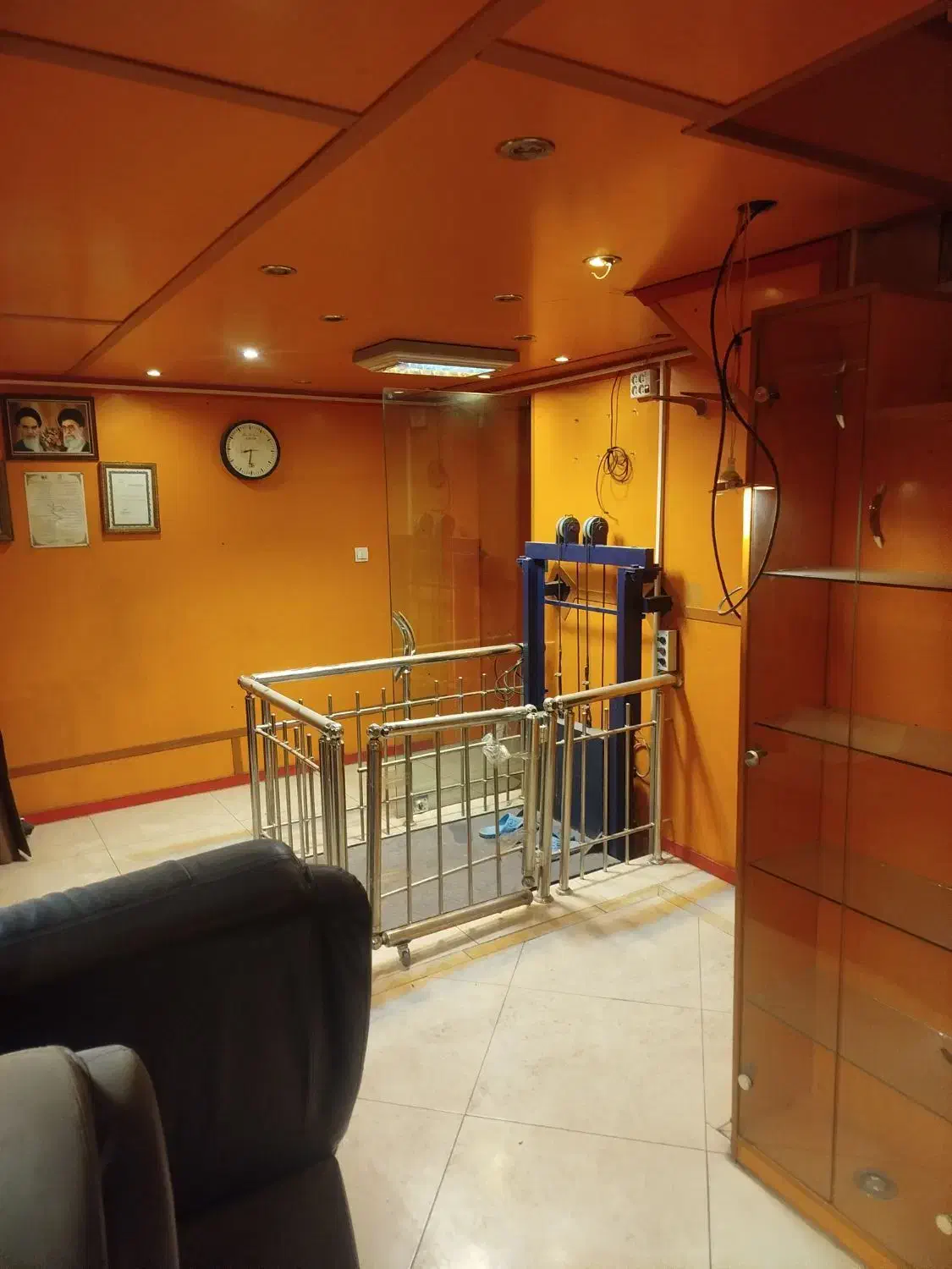 فروش دکور مغازه فوق العاده تمیز و مرتب|فروشگاه و مغازه|شیراز, سیلو|دیوار