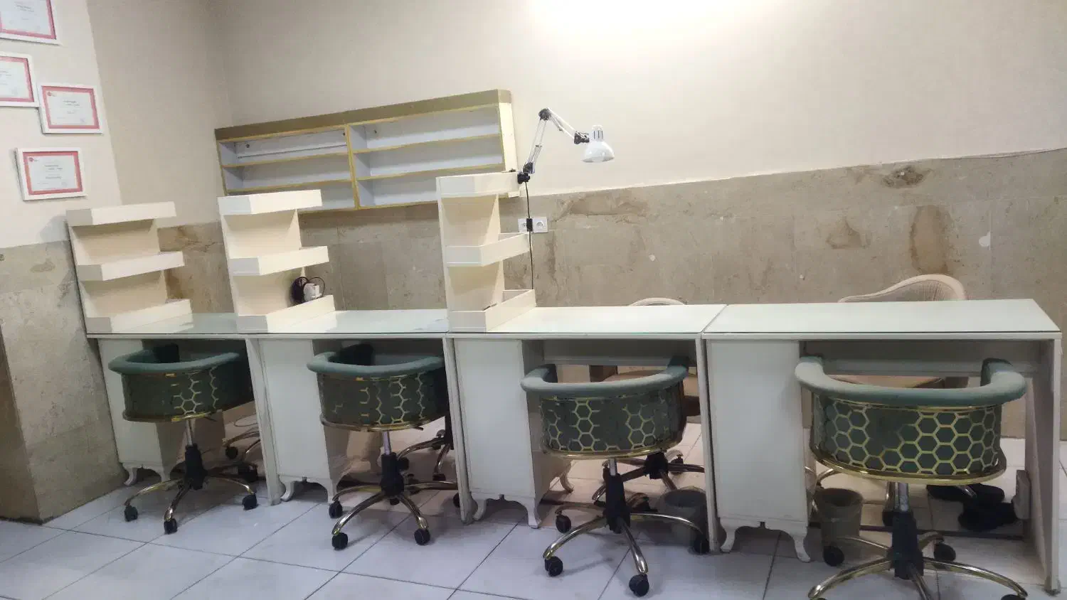 میزناخن|آرایشگاه و سالن‌های زیبایی|تهران, مشیریه|دیوار
