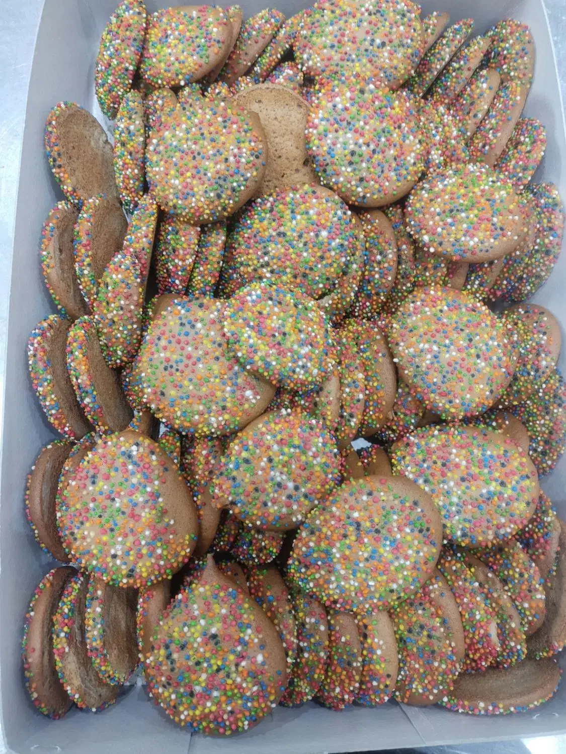 ور دست قنادی نیازمندیم|استخدام خدمات فروشگاه و رستوران|سبزوار, امام خمینی (ناوی)|دیوار