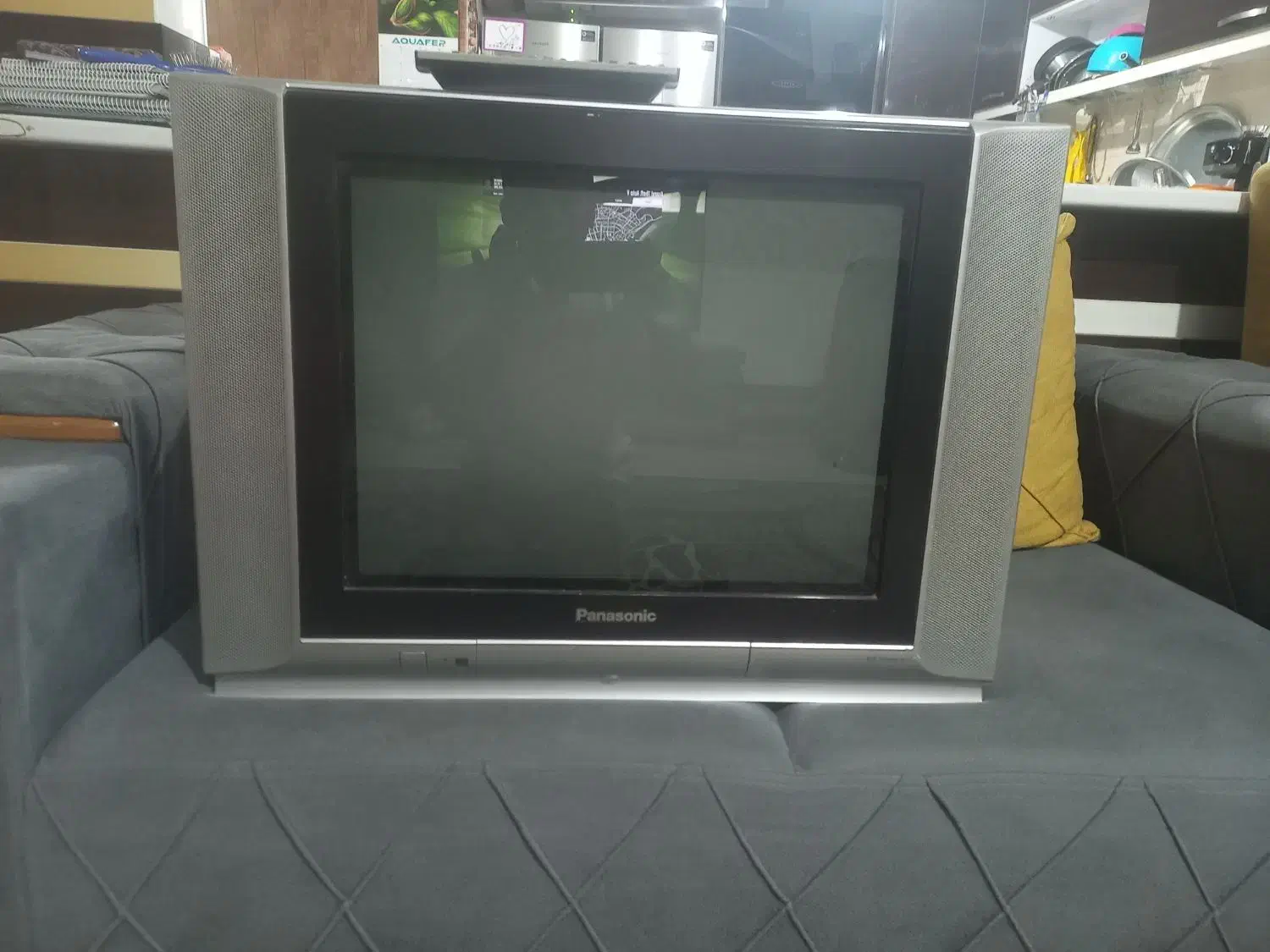 تلوزیون ۲۱ پاناسونیک اصلی ژاپن با کنترل|تلویزیون و پروژکتور|سیاخ دارنگون, |دیوار