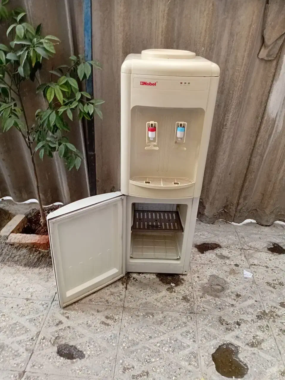 آبسردکن یخچالدار و آب سرد و گرم و جوش نوبل|آبسردکن و تصفیه آب|قم, کلهری|دیوار