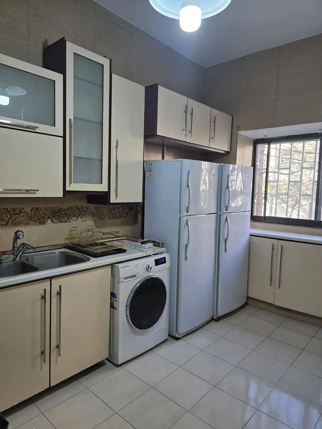 خوابگاه دخترانه شهرک غرب امن شیک|اجارهٔ کوتاه‌مدت آپارتمان و سوئیت|تهران, درختی|دیوار