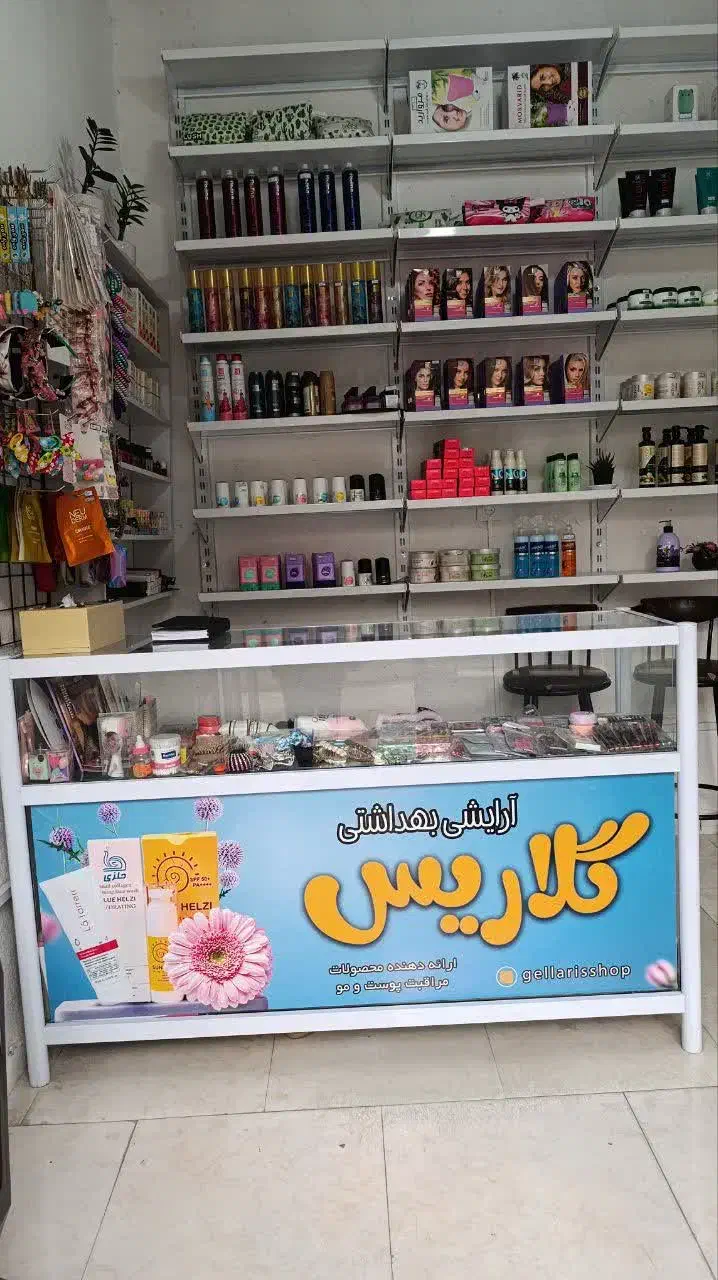 تعدادی قفسه و‌ ویترین نو|فروشگاه و مغازه|همدان, |دیوار