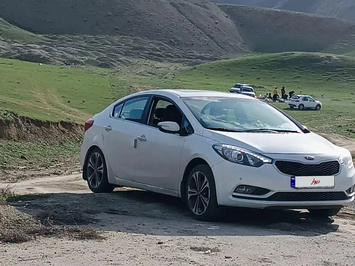 KIA سراتو YD2.0 وارداتی فول 2015 بدون رنگ|خودرو سواری و وانت|مشهد, رضاشهر|دیوار