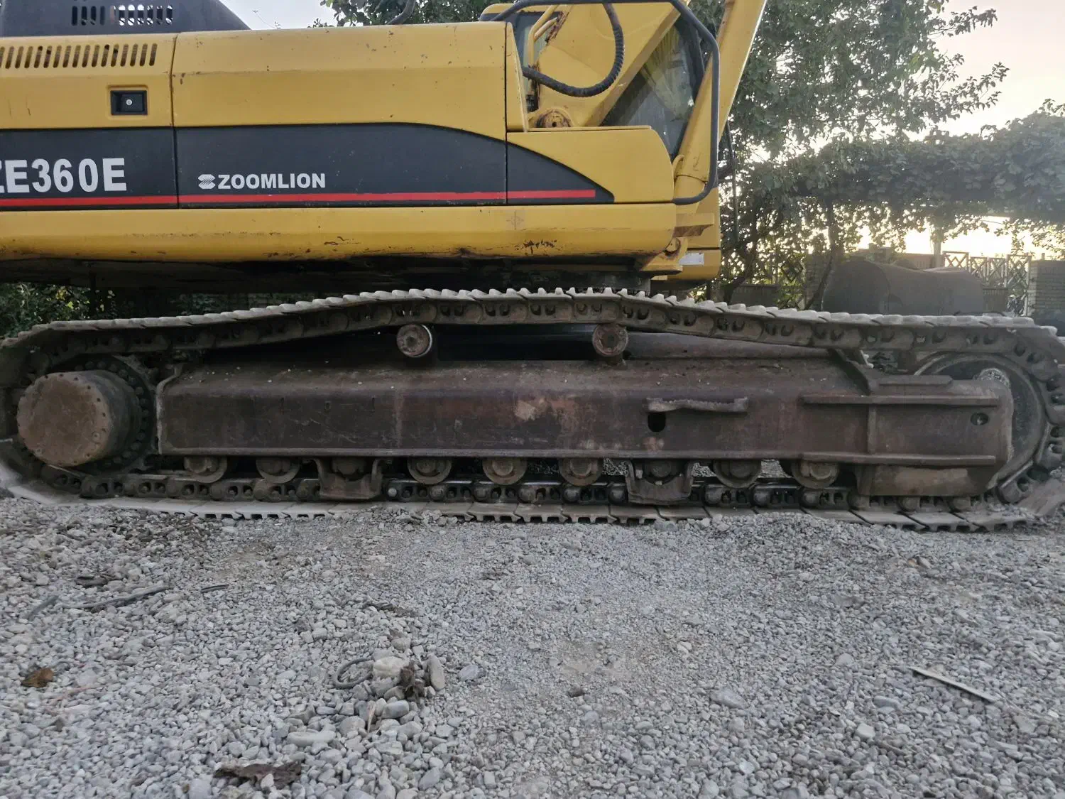 زوم لایون ۳۶۰ مدل ۲۰۱۴|خودرو سنگین|اسلام‌شهر, باغ فیض|دیوار