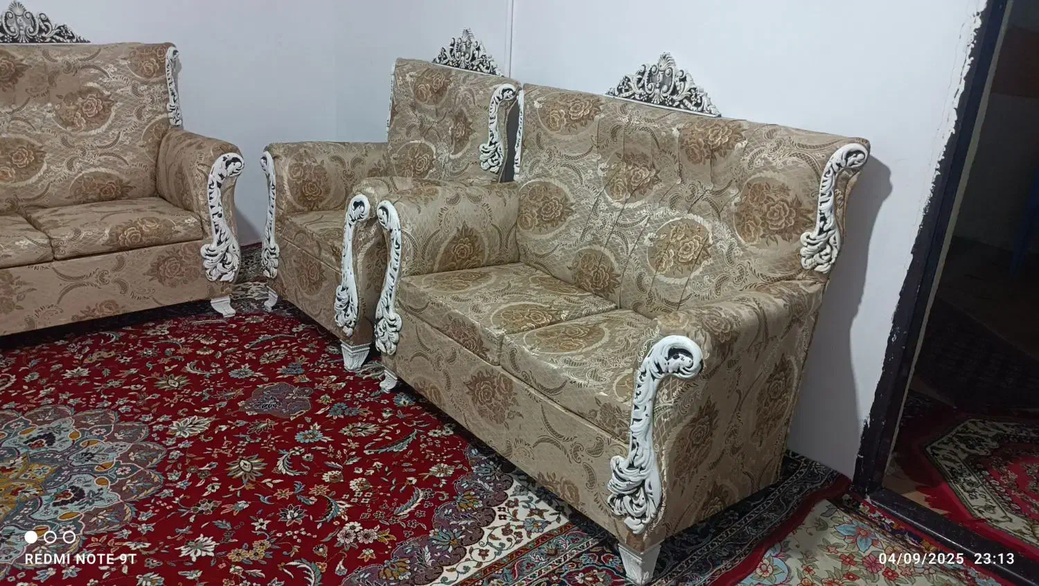 مبل هفت نفره با عسلی ۴تا رنگ سفید و کرم|مبلمان خانگی و میز عسلی|سجاس رود, |دیوار