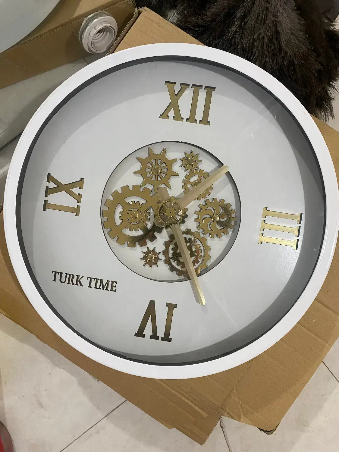 دو عدد ساعت دیواری قطر ۴۰سانت کم استفاده شده|ساعت دیواری و تزئینی|تهران, توحید|دیوار