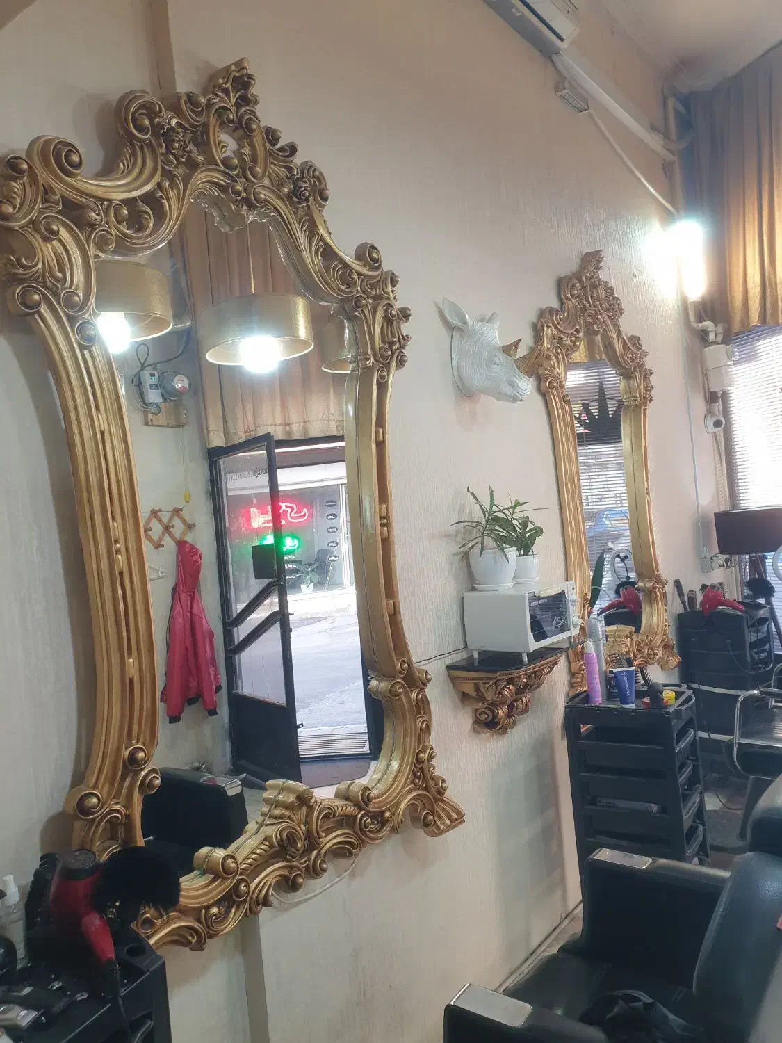 آینه قدی و طاقچه|آرایشگاه و سالن‌های زیبایی|مراغه, |دیوار