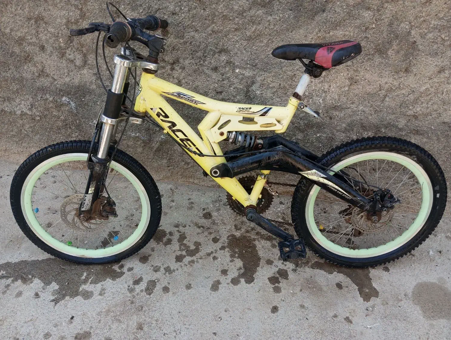 دوچرخه|دوچرخه، اسکیت، اسکوتر|نیشابور, پنجراه|دیوار