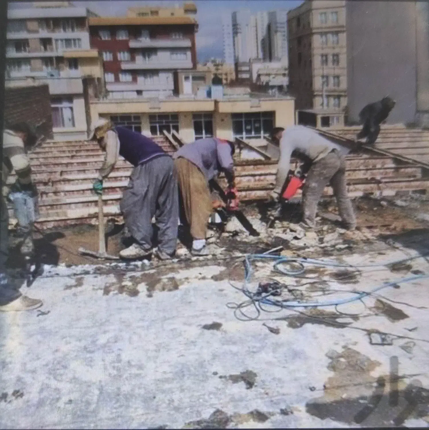 تخریبتعمیروخاکبرداریساختمان|خدمات پیشه و مهارت|سنندج, |دیوار