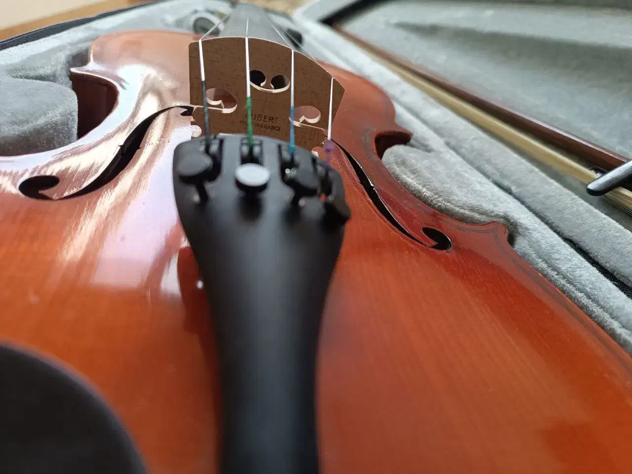 ویالون درحدنو|ویولن|اراک, |دیوار