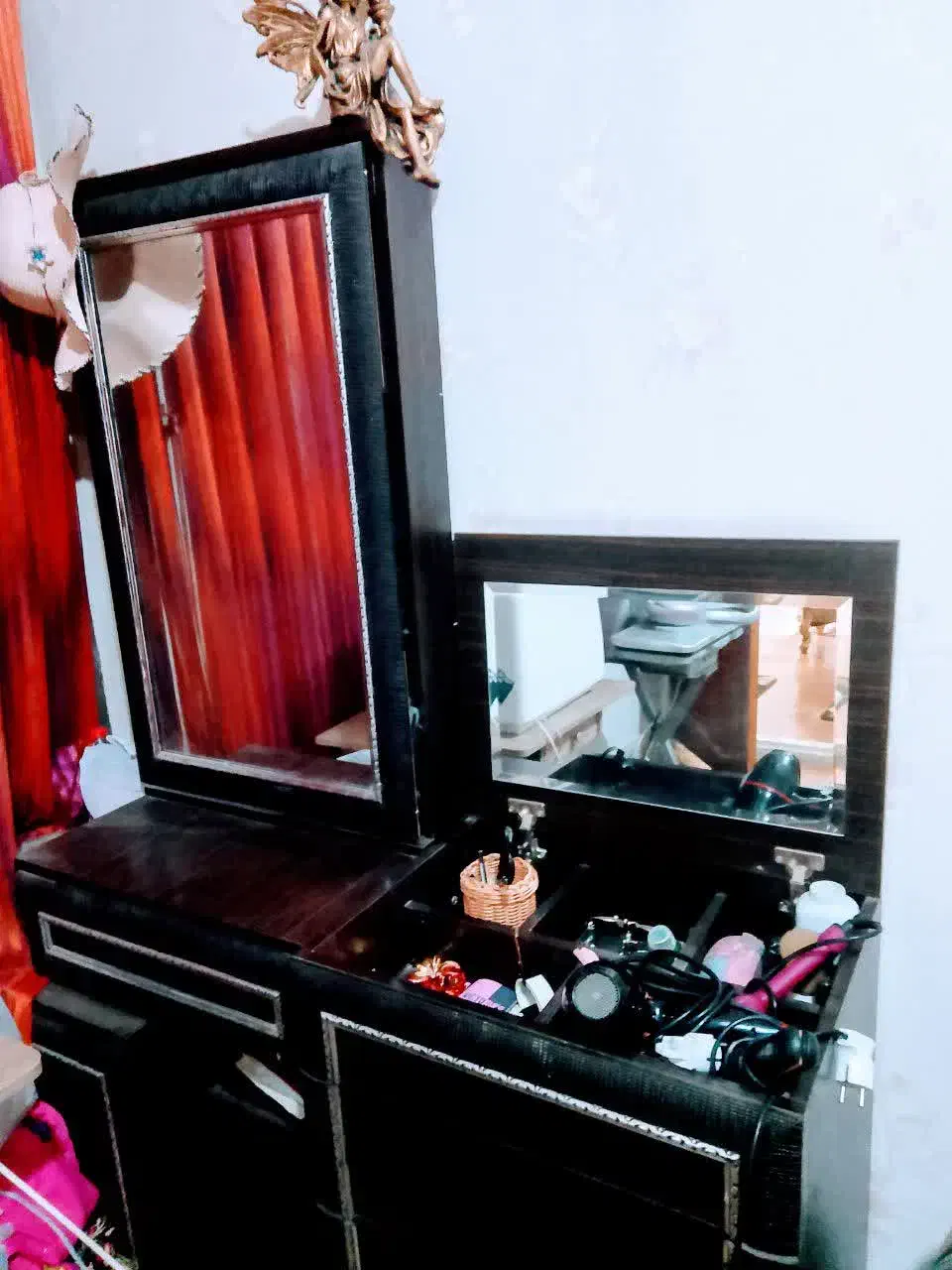 تخت خواب همراه میزاینه و آباژور|تخت و سرویس خواب|نیشابور, دارایی|دیوار