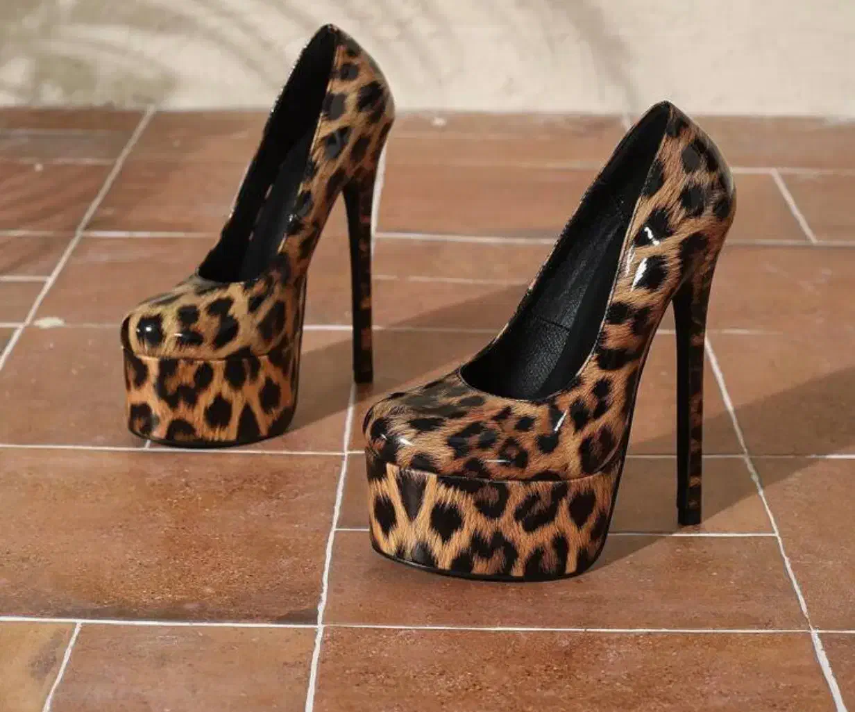 کفش پلنگی پاشنه بلند|کیف، کفش، کمربند|کرج, فاز ۲ مهرشهر|دیوار