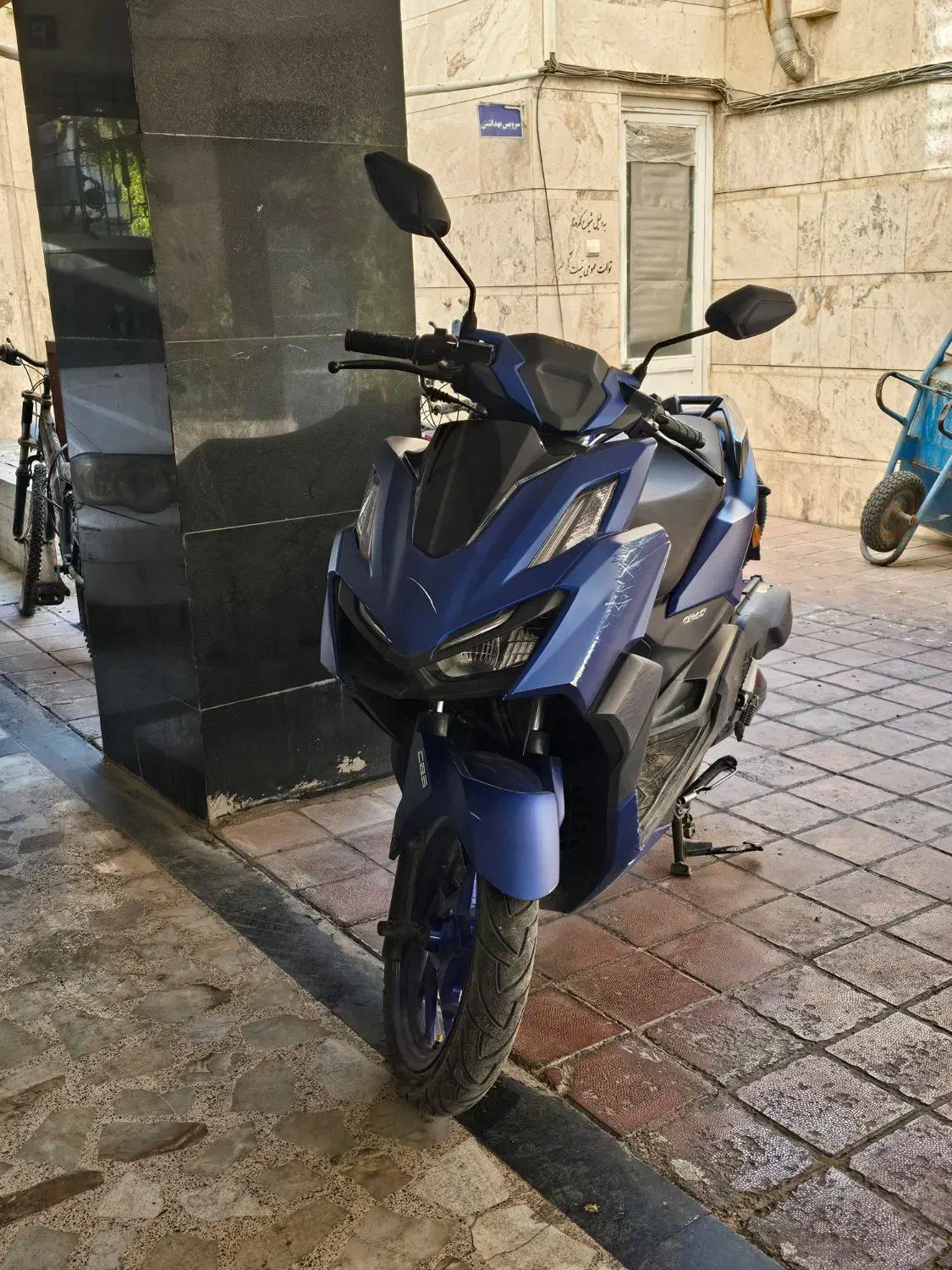 طرح کلیک واریو|موتورسیکلت|اندیشه, اندیشه فاز ۴|دیوار