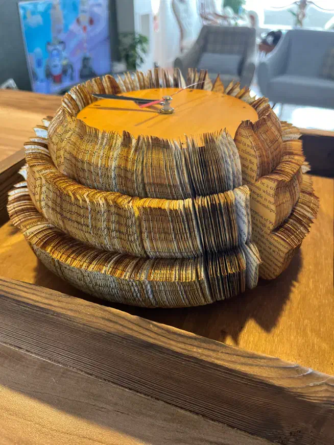 ساعت دیواری و آباژور طرح کتاب و کاغذ|ساعت دیواری و تزئینی|قزوین, |دیوار