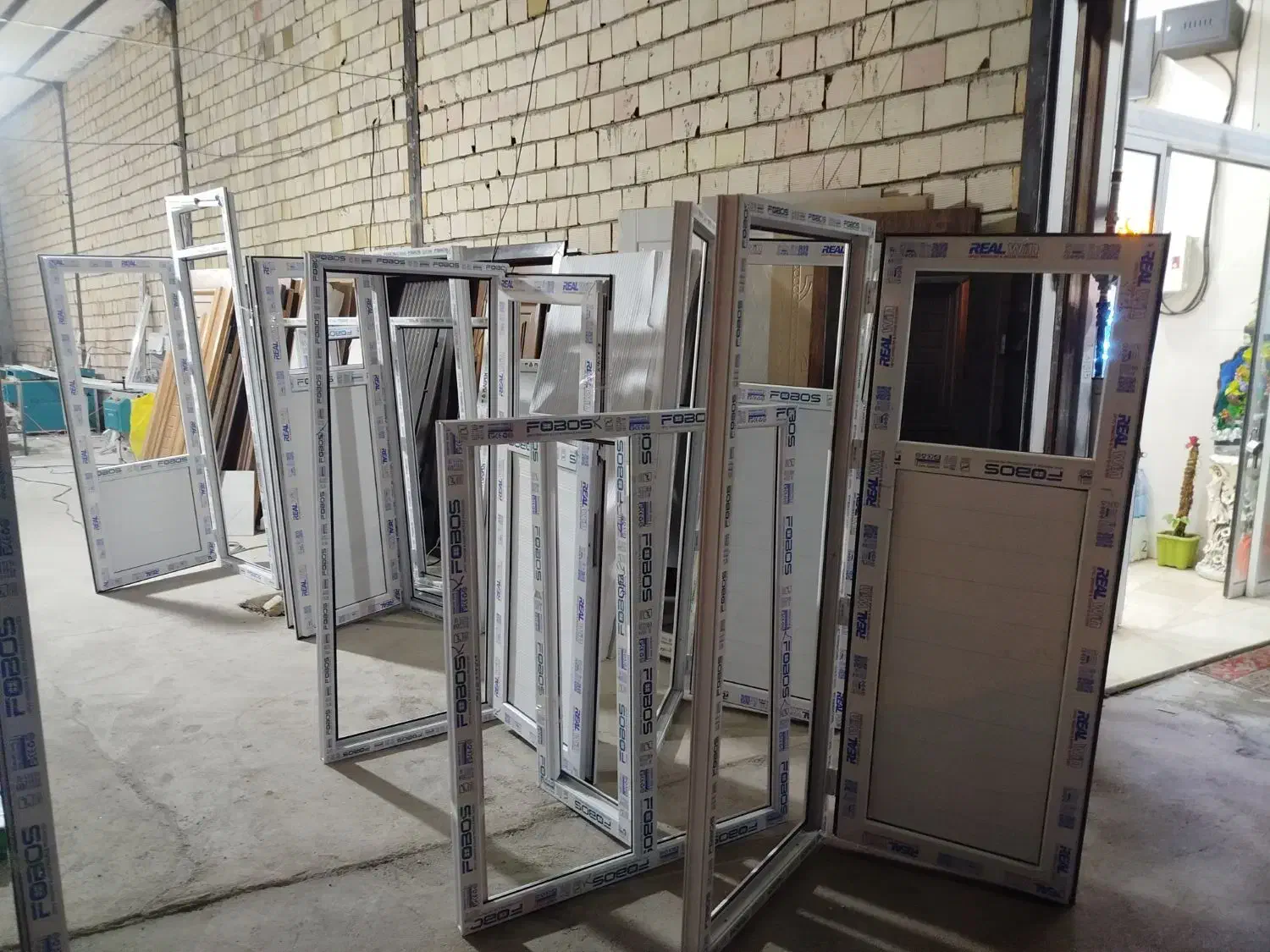 ساخت درب و پنجره دوجداره upvc|مصالح و تجهیزات ساختمان|هشتگرد, هشتگرد قدیم|دیوار