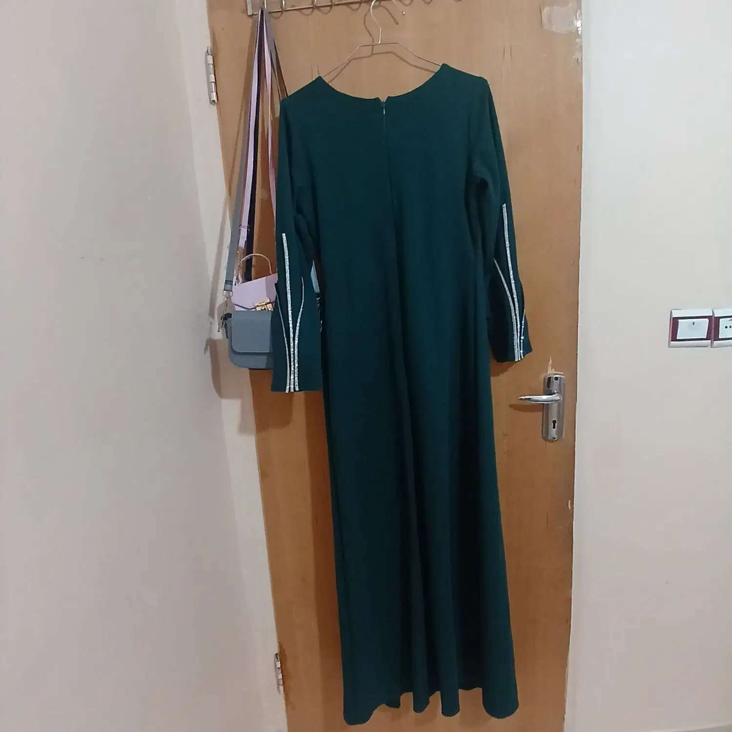 لباس مجلسی|لباس|الوند, |دیوار