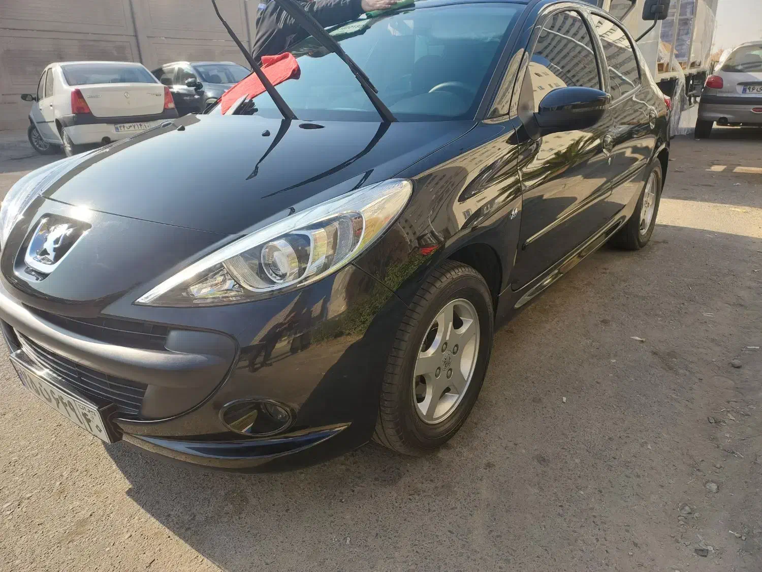 پولیش و سرامیک تخصصی انواع خودروهای ایرانی و خارجی|خدمات موتور و ماشین|اراک, |دیوار