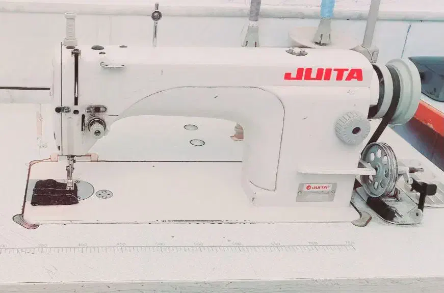 چرخ صنعتی تمیز|چرخ خیاطی و ریسندگی|کاشان, راوند|دیوار