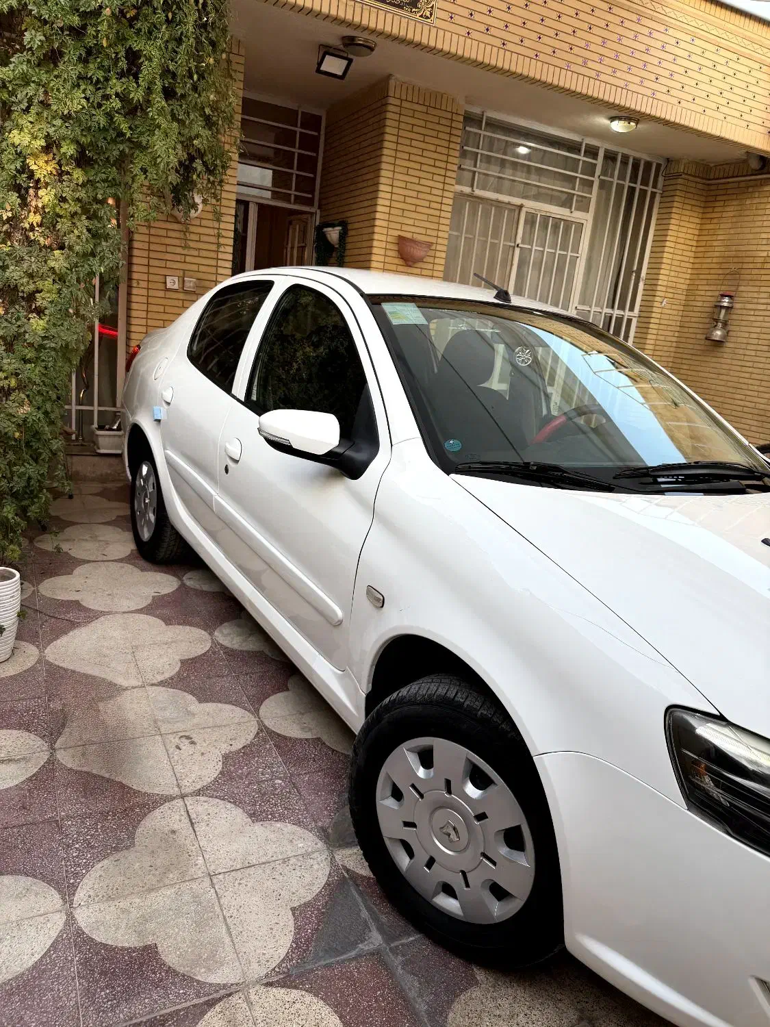 رانا پلاس ۱۴۰۰ فابریک|خودرو سواری و وانت|شیراز, انجیر|دیوار