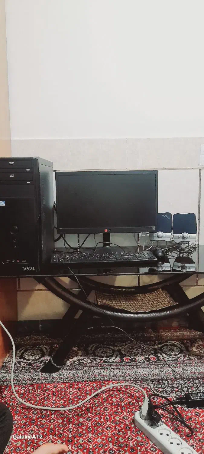 کامپیوتر|رایانه رومیزی|بروجرد, |دیوار