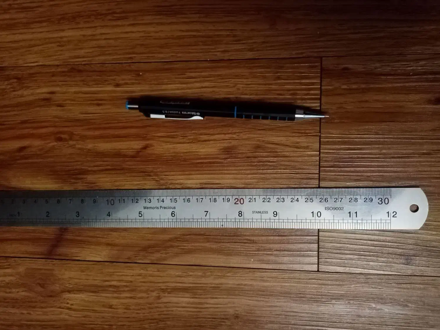 اتود و خط کش|لوازم التحریر|اصفهان, پوریای ولی|دیوار