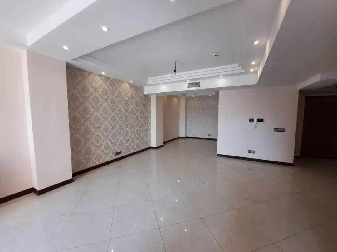 گاندی ۷۵ متر ۱ خوابه ۸ ساله