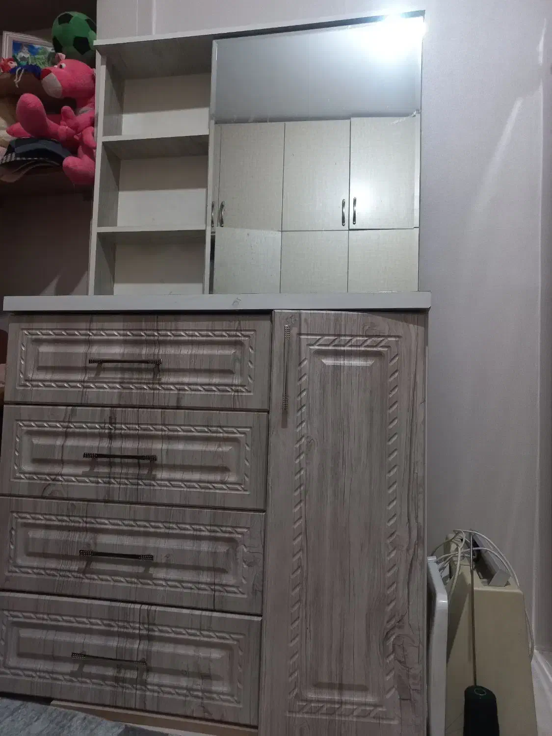 میز ارایش در حد نو|آرایشگاه و سالنهای زیبایی|کرمانشاه, |دیوار