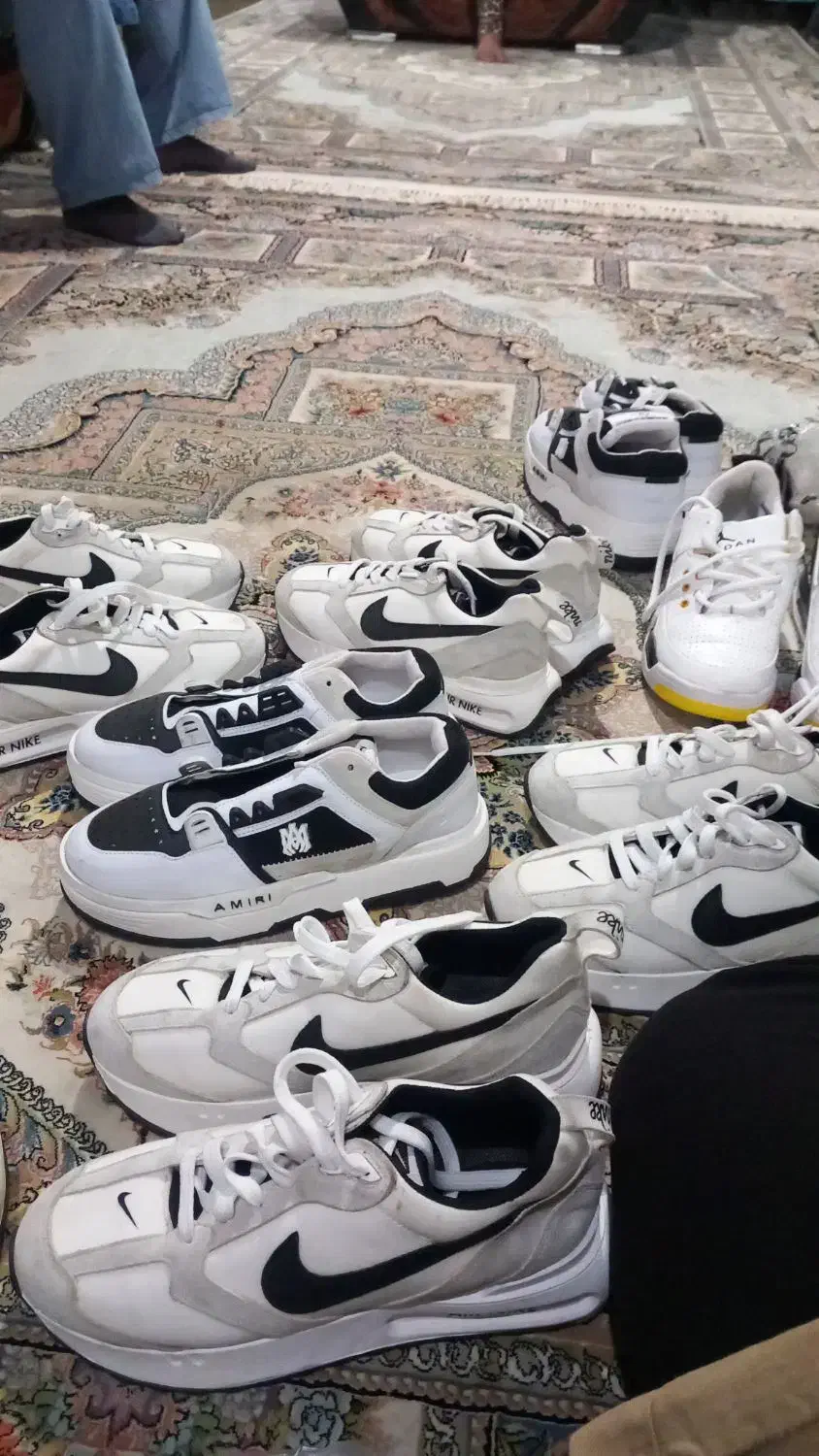 با سلام تعداد ۴۰ عدد کتونی بفروش میرسد|کیف، کفش، کمربند|بندر انزلی, معلم|دیوار