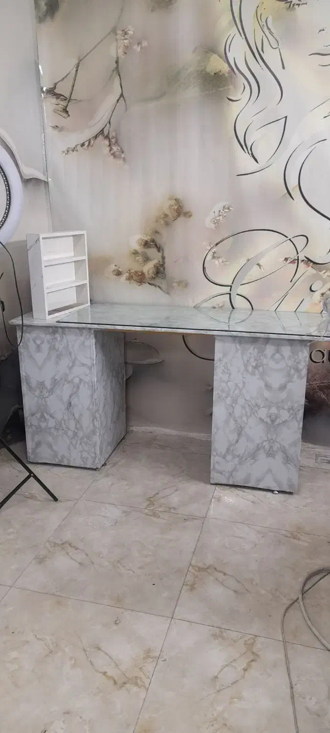 ۱عددمیزکاشت ناخن|آرایشگاه و سالنهای زیبایی|قرچک, زیبا شهر|دیوار