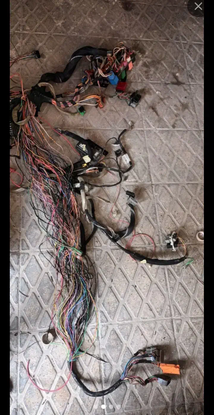 باطریسازی مکانیکی سیمکشی امدادخودرو سیارشبانه روزی|خدمات موتور و ماشین|تهران, پاسداران|دیوار