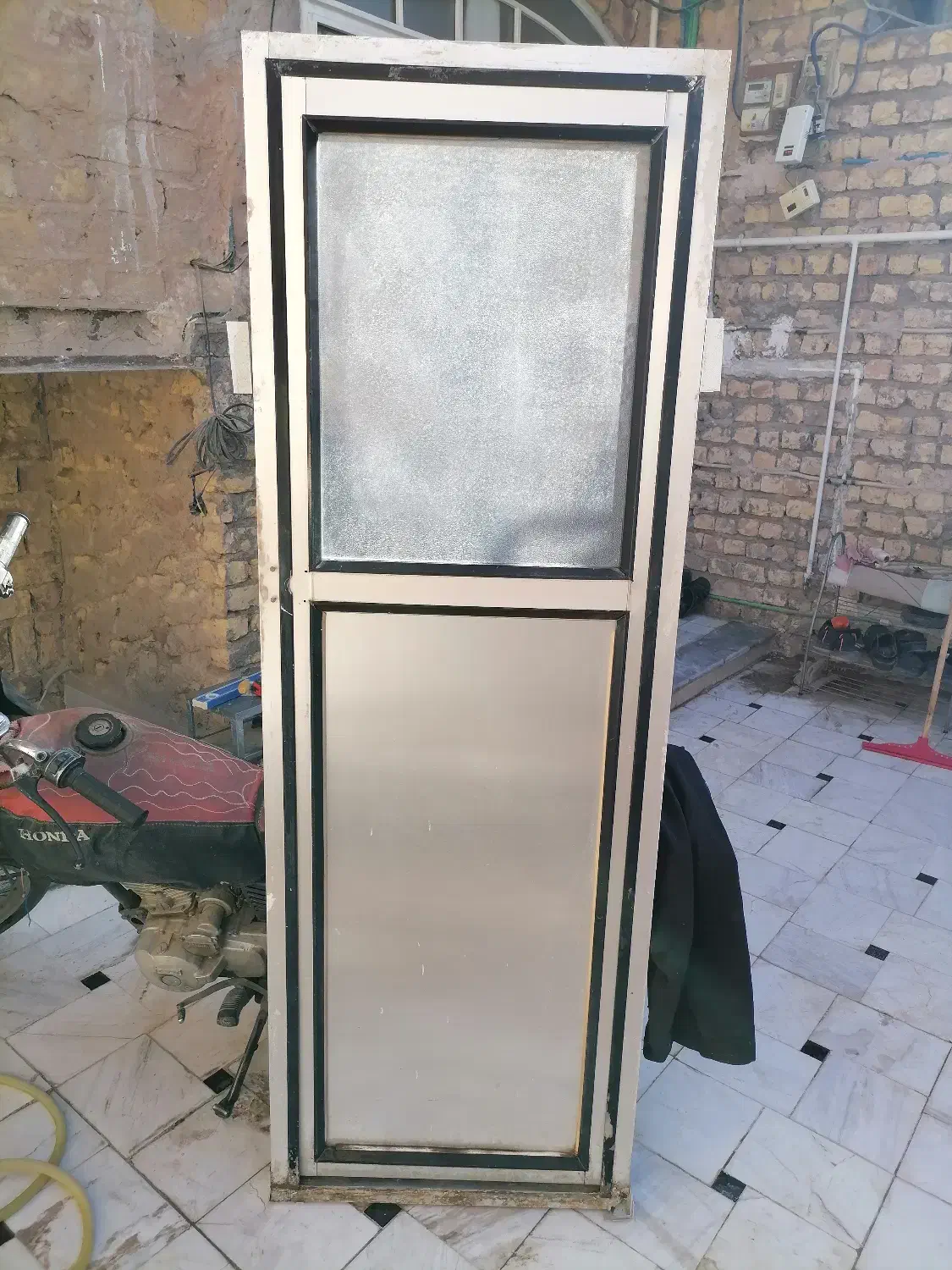 دری دستشویی درحد|مصالح و تجهیزات ساختمان|قم, دروازه چوبی|دیوار