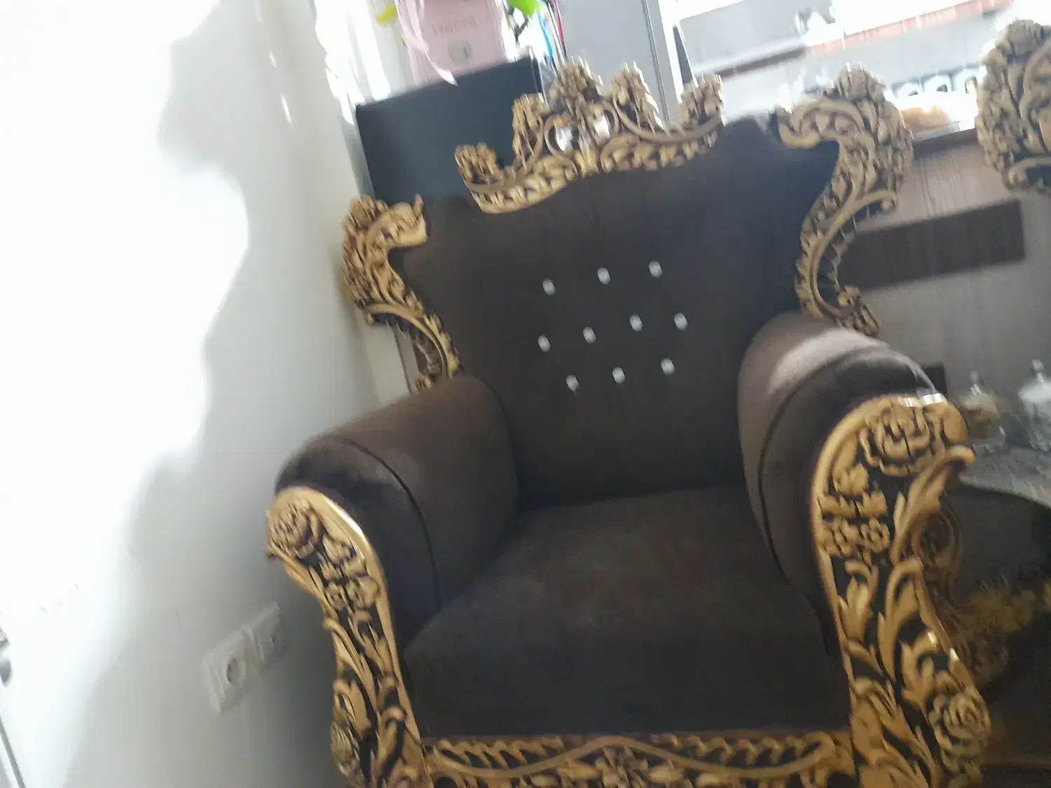 مبل ۷ نفری سالم و تمیز همراه عسلی ها بفروش میزسد|مبلمان خانگی و میز عسلی|خوانسار, |دیوار