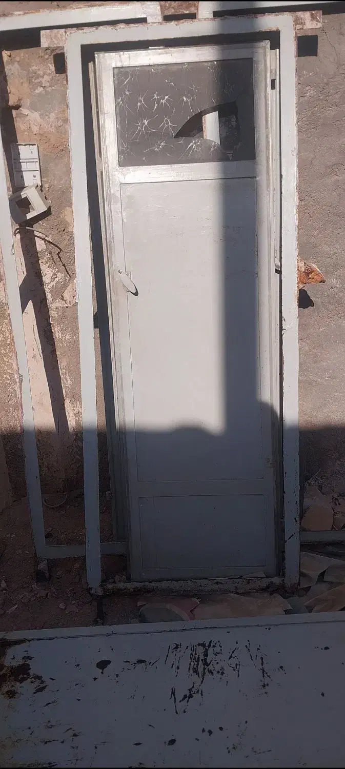 درب پنجره جک لوله و....دست دوم|مصالح و تجهیزات ساختمان|یزد, |دیوار