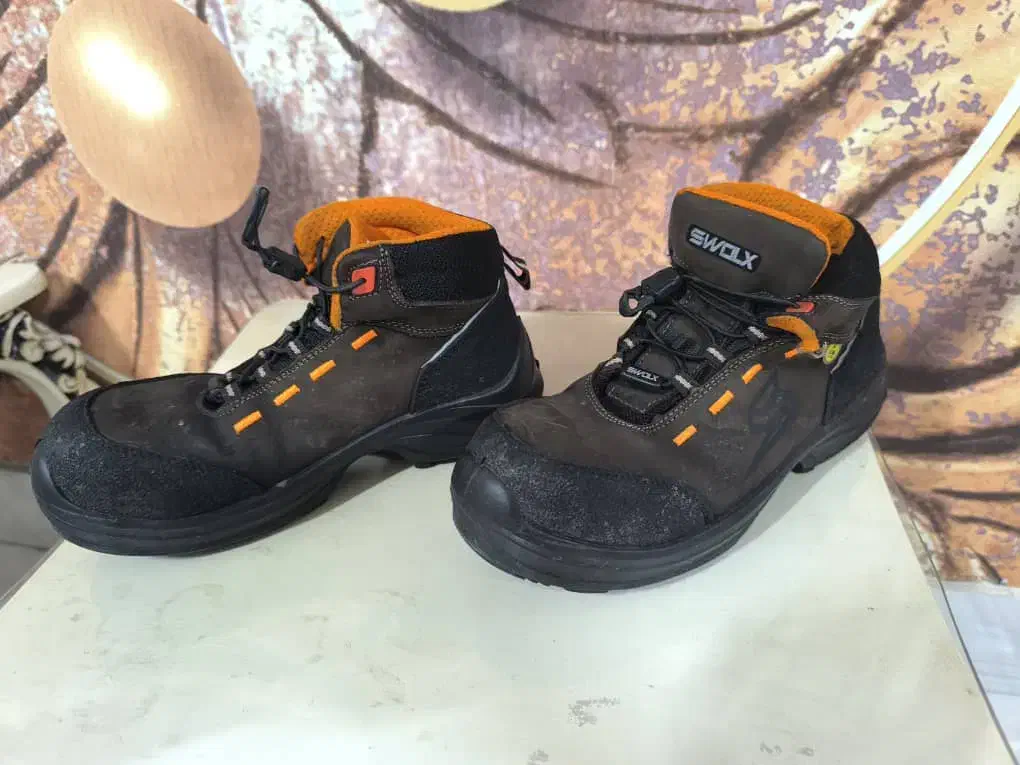 کفش ایمنی|کیف، کفش، کمربند|ارومیه, |دیوار