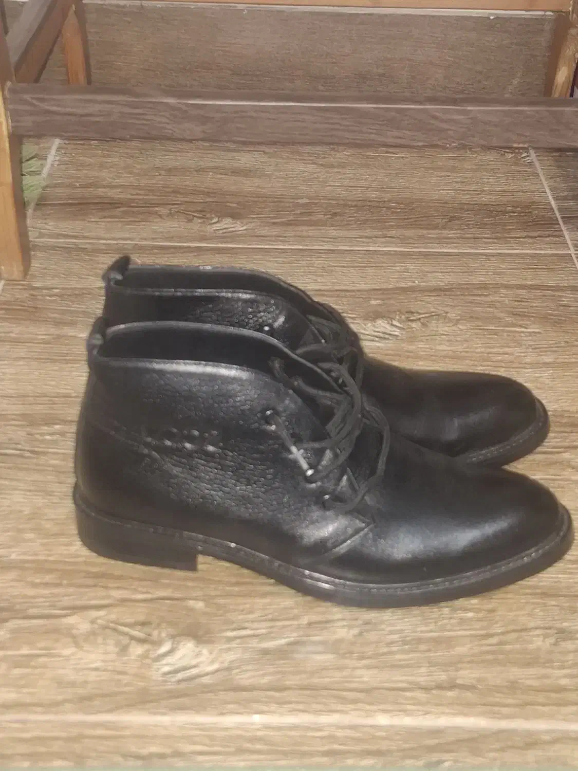 کفش|کیف، کفش، کمربند|بابل, |دیوار