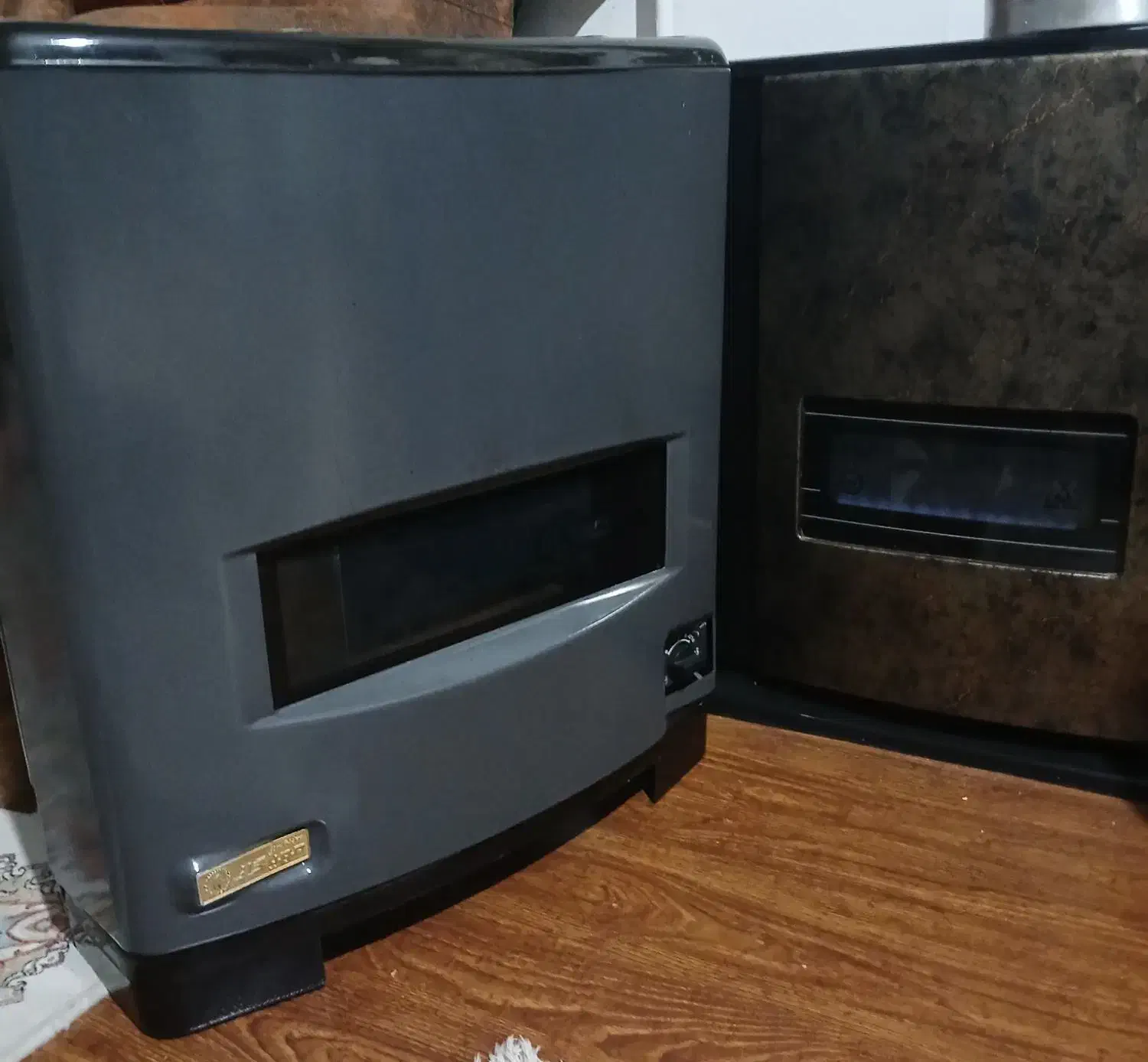 بخاری های گازی درحد نو سالم تمیز|بخاری، هیتر، شومینه|ساری, |دیوار