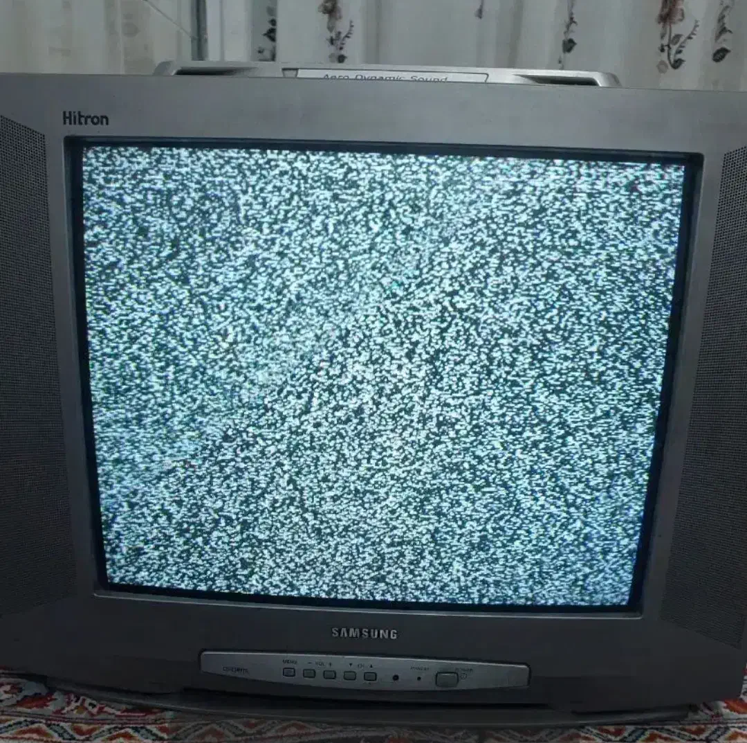 دو دسگاه تلوزیون ۲۱|تلویزیون و پروژکتور|اندیمشک, |دیوار