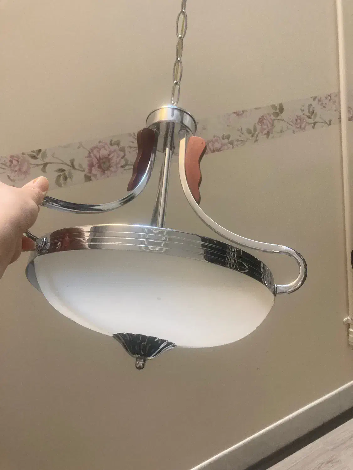 فروشی|لوستر و چراغ آویز|قم, نوقطار|دیوار