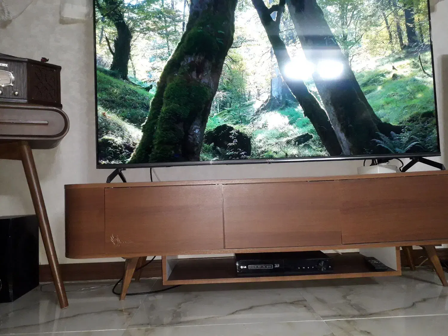 تلویزیون 65 QLED یونیوا|تلویزیون و پروژکتور|همدان, |دیوار