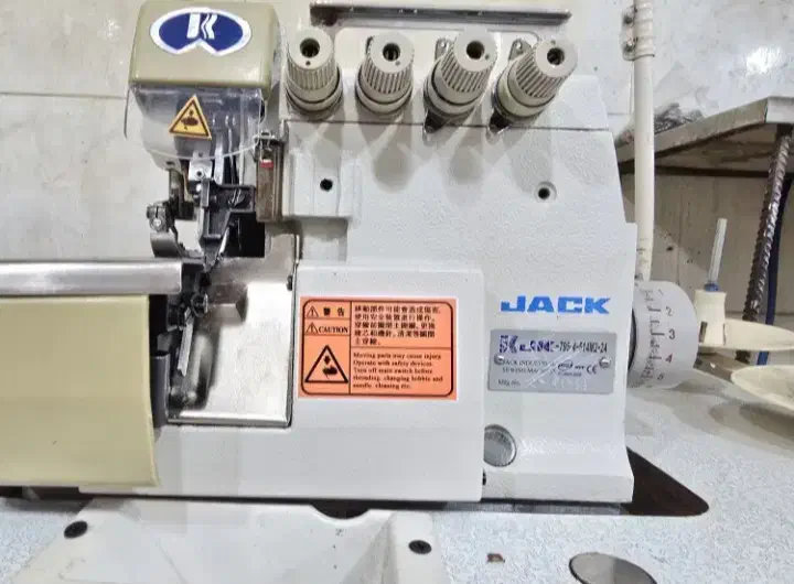 چرخ خیاطی سردوز و میاندوز راسته|چرخ خیاطی و ریسندگی|شیراز, پودنک|دیوار