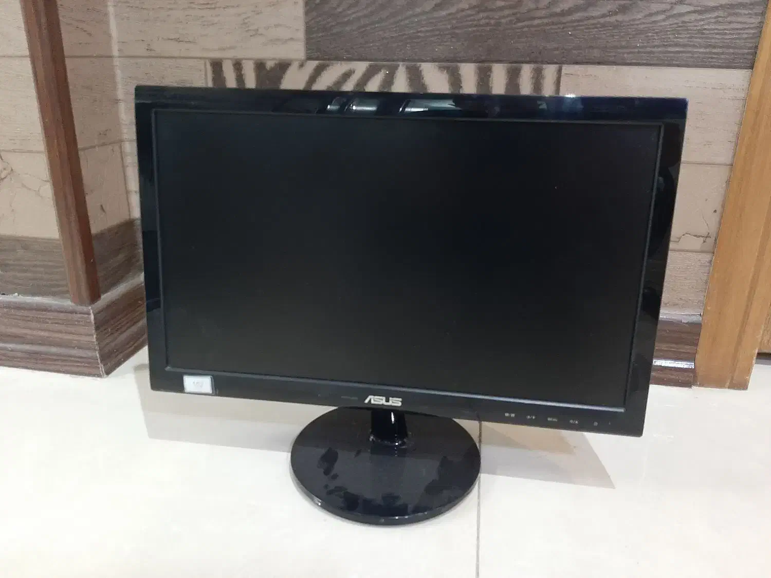 مانیتور ۱۹ اینچ ایسوس|قطعات و لوازم جانبی رایانه|اصفهان, خلیل آباد|دیوار