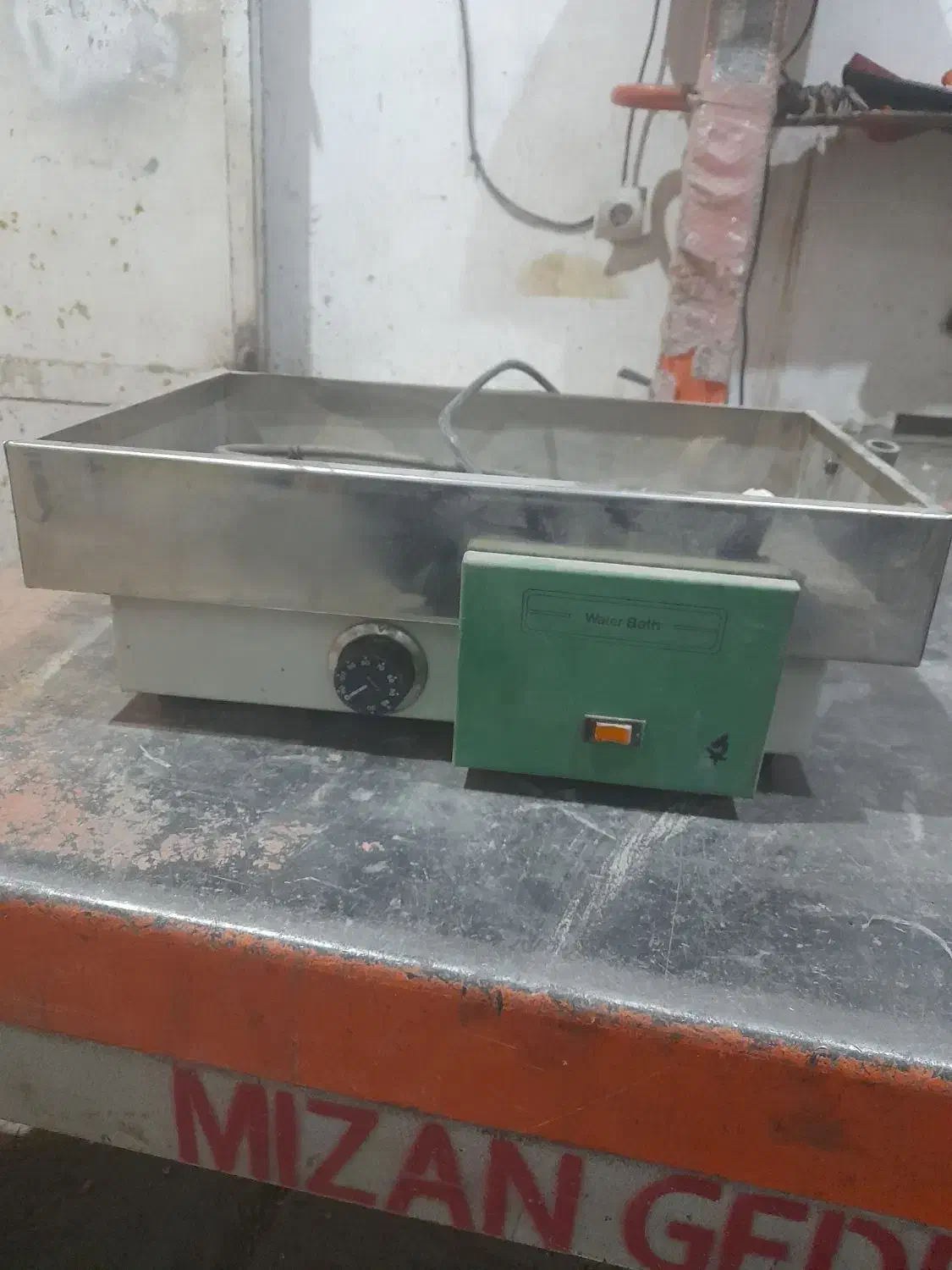 حیتر بزقی|بخاری، هیتر، شومینه|اراک, |دیوار