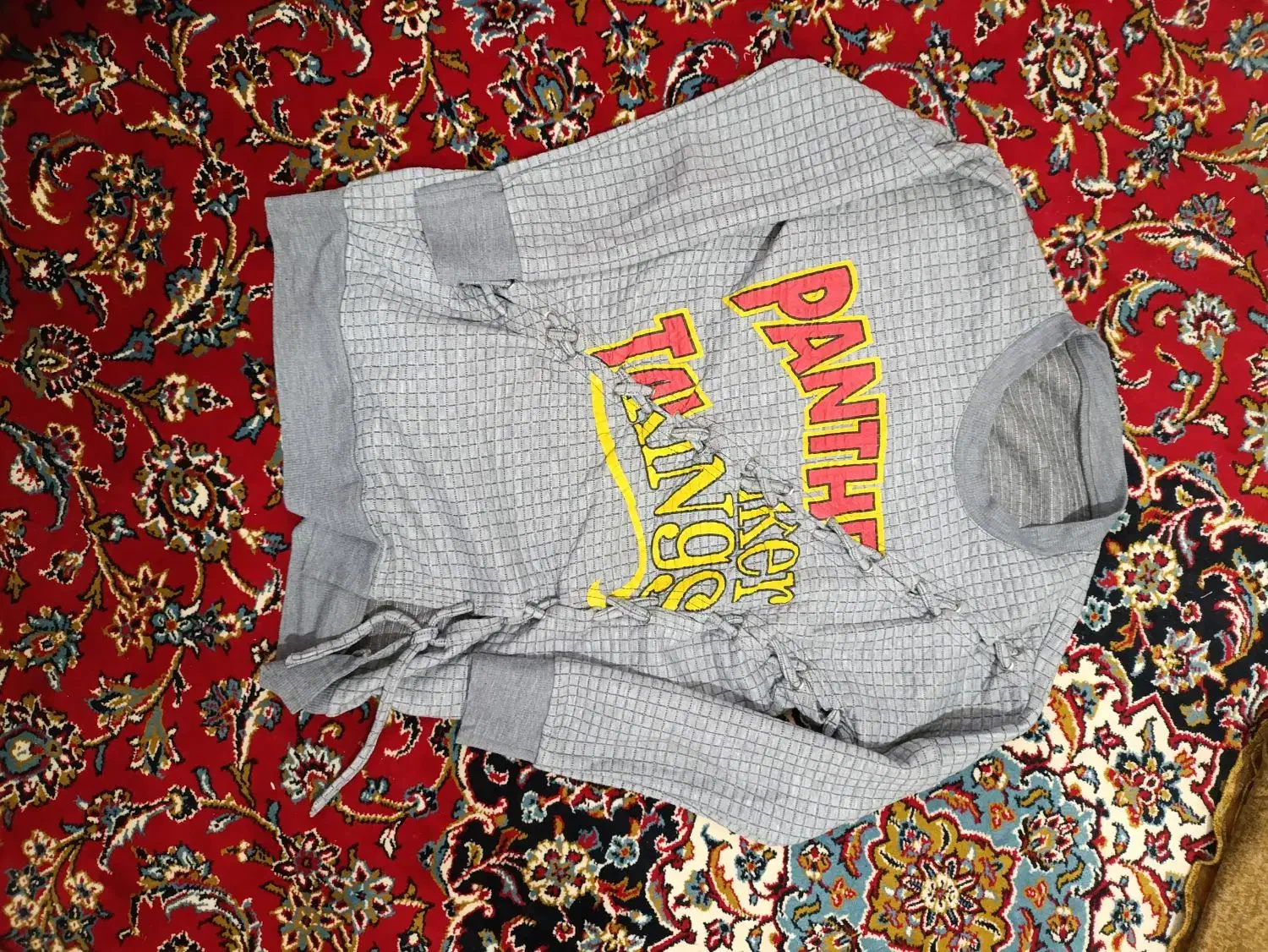 شومیز مجلسی ، پالتو|لباس|قروه, |دیوار