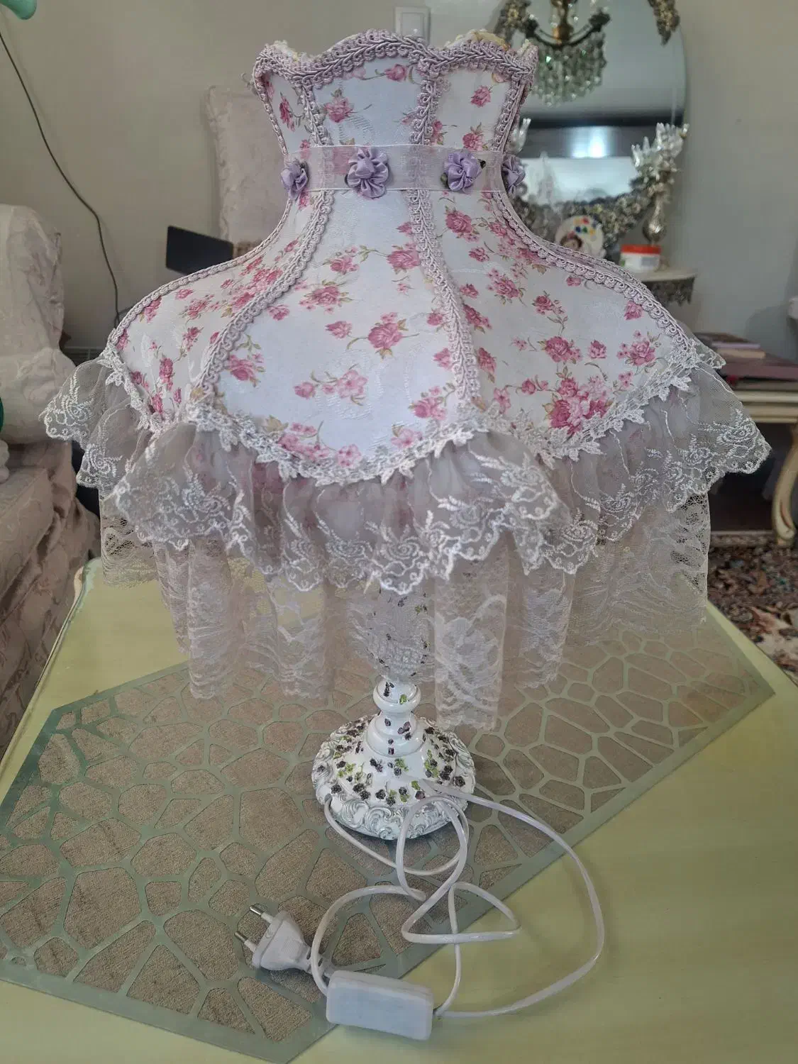 چراغ خواب|چراغ خواب و آباژور|ری, علایین|دیوار