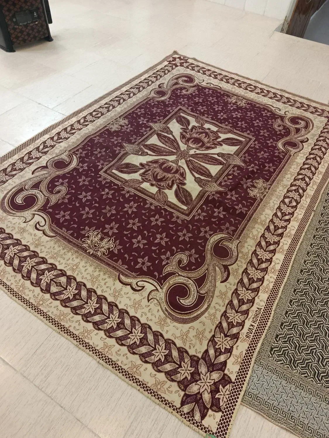 رو فرشی زرشکی کرم|روفرشی|یزد, |دیوار