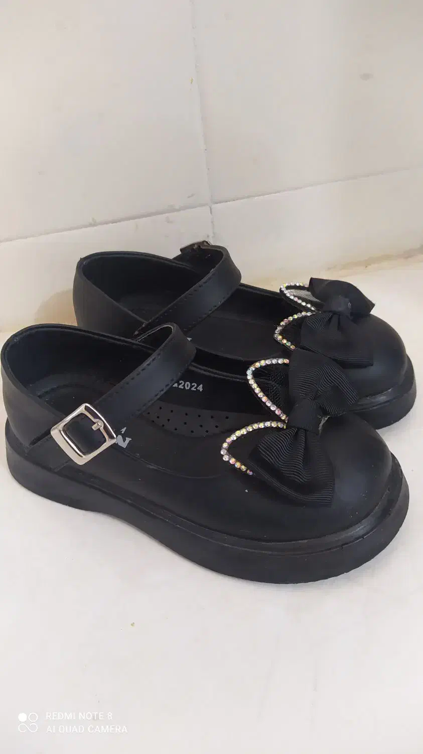 کفش بچگانه|کفش و لباس بچه|کبودرآهنگ, |دیوار