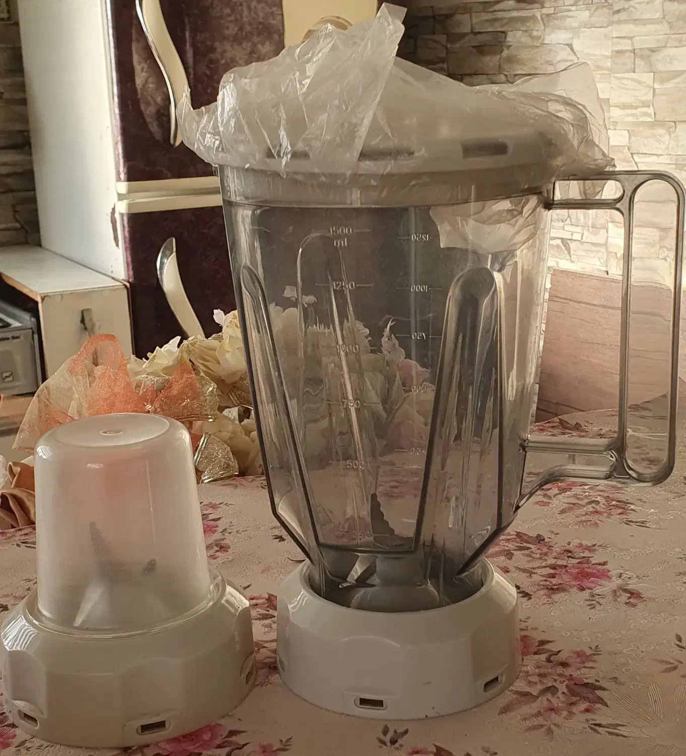 پارچ و آسیاب مخلوط کن|خردکن، آسیاب، غذاساز|همدان, |دیوار